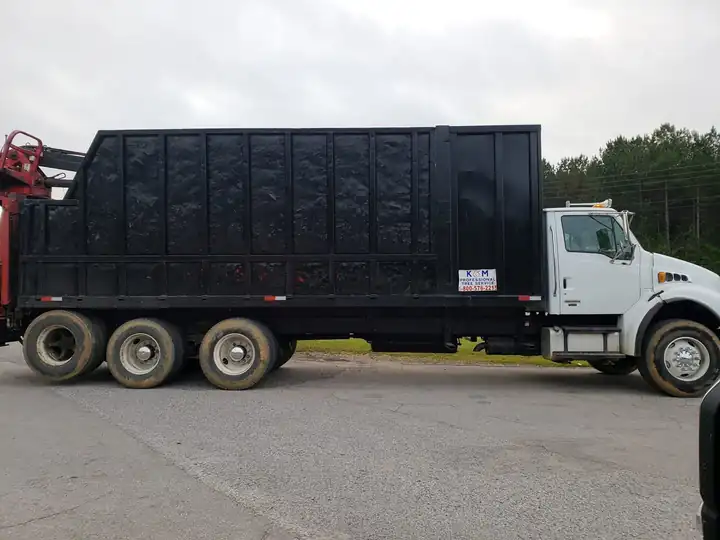 Debris truck for haul-off
